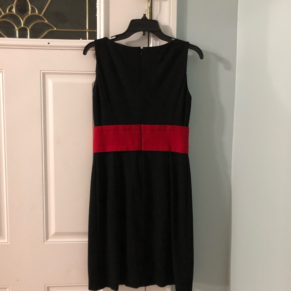 Classy black dress - Picture 3 of 4